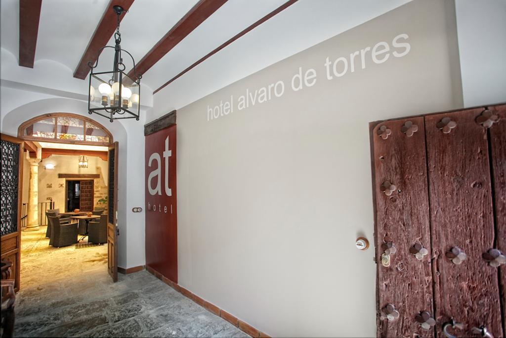 أوبيذا Alvaro De Torres Boutique المظهر الخارجي الصورة